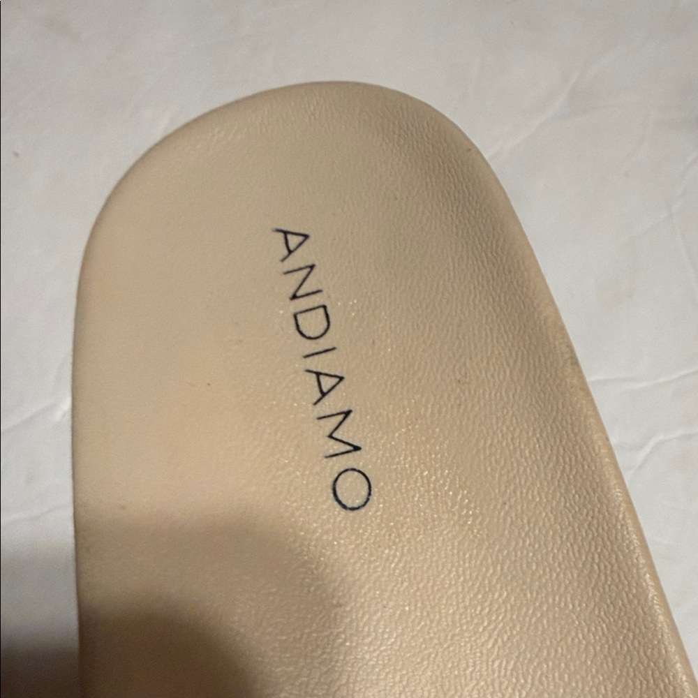 Andean Women's beige Floral Slide Sandals with Extra-Foam Comfort - Picture 2 of 7